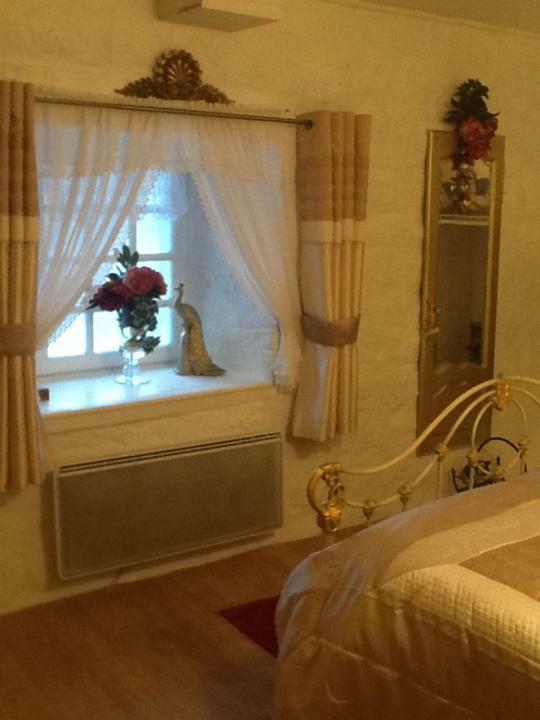 Moulin De La Civiere Bed & Breakfast Kergrist-Moelou Exterior photo